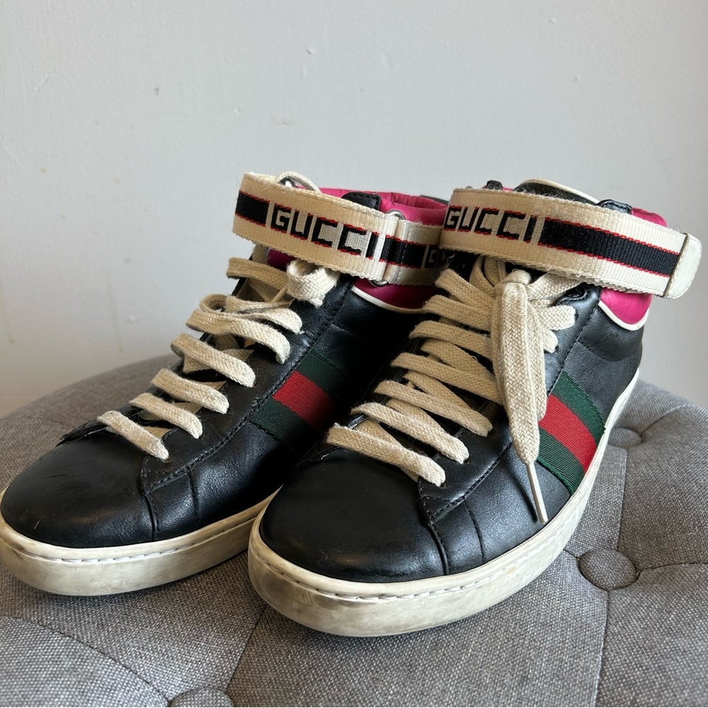 Exotic Ayers snake heel tab · rare runway edition · size 35